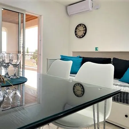 Roso Apartment *