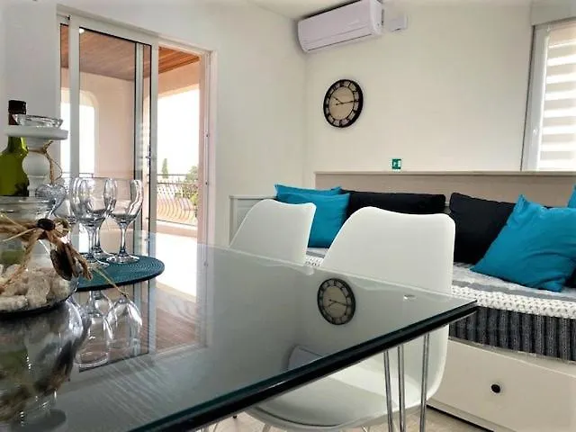 Roso Apartment *