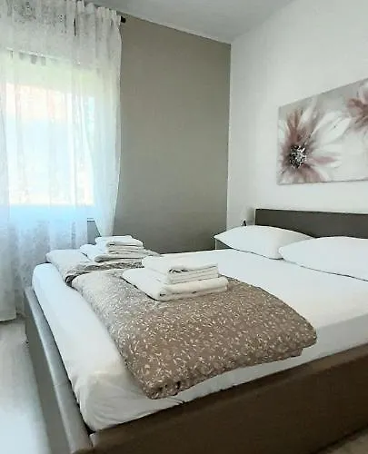 Roso Apartment *